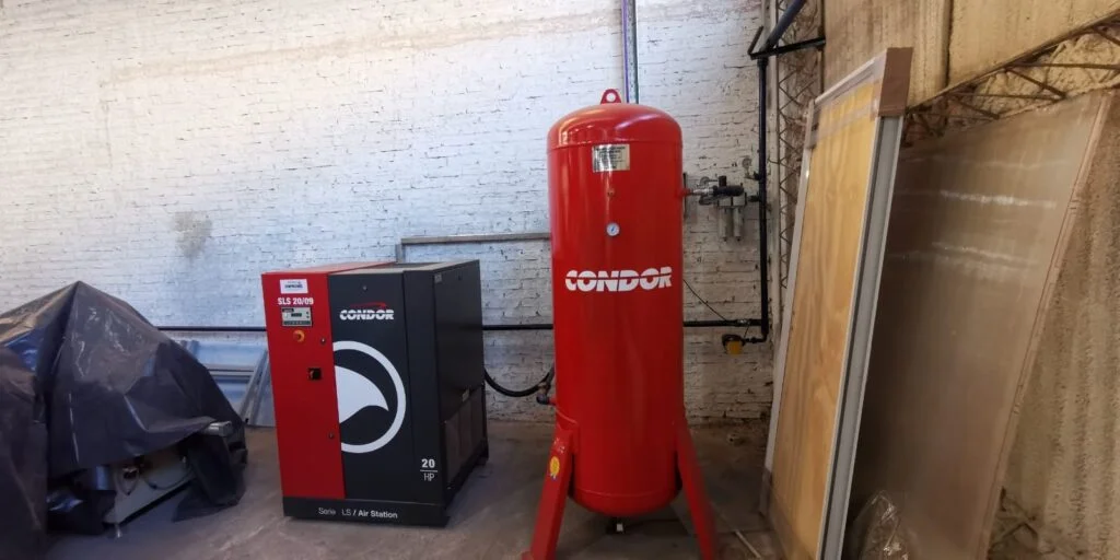 Instalación de red de aire en fábrica de aberturas. 13