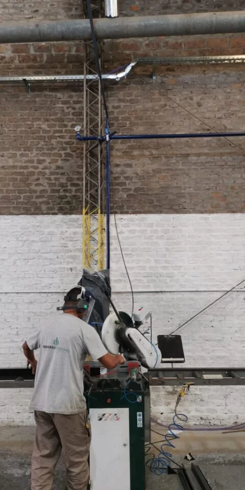 Instalación de red de aire en fábrica de aberturas. 8