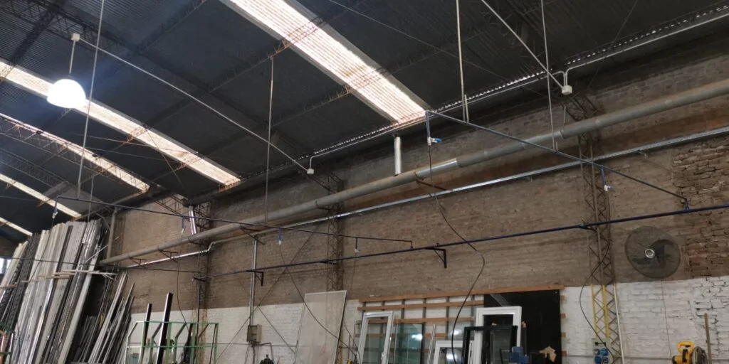 Instalación de red de aire en fábrica de aberturas. 9