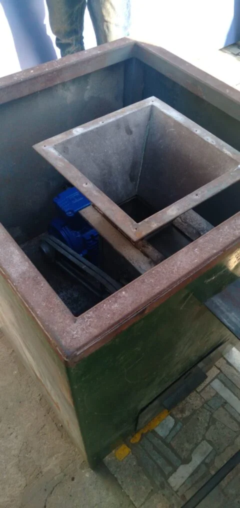 Acondicionamiento y reparación de moledora LOYTO 3