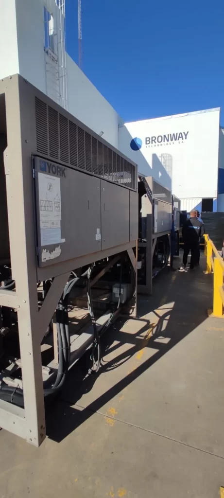 Mantenimiento y reparacion de chillers YORK en BRONWAY TECHNOLOGY 2