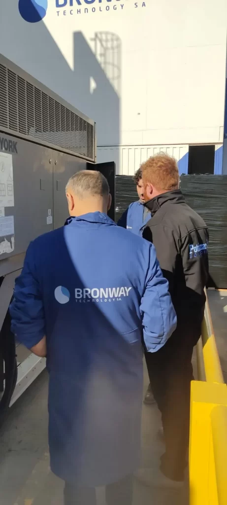 Mantenimiento y reparacion de chillers YORK en BRONWAY TECHNOLOGY 4