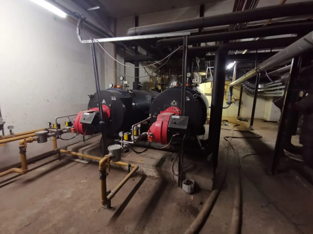 Mantenimiento y reparacion electrica de caldera a gas 3
