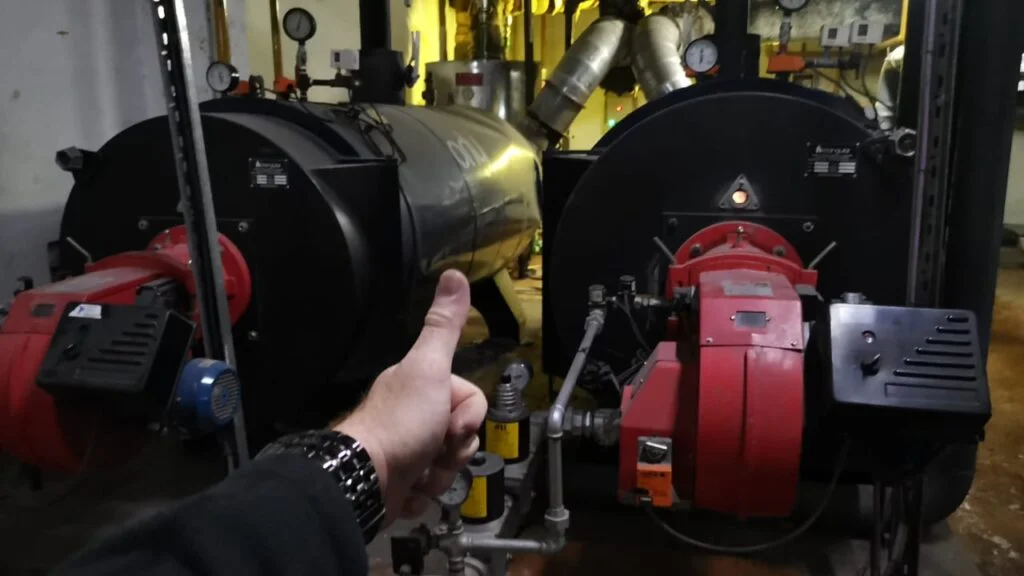 Mantenimiento y reparacion electrica de caldera a gas 6