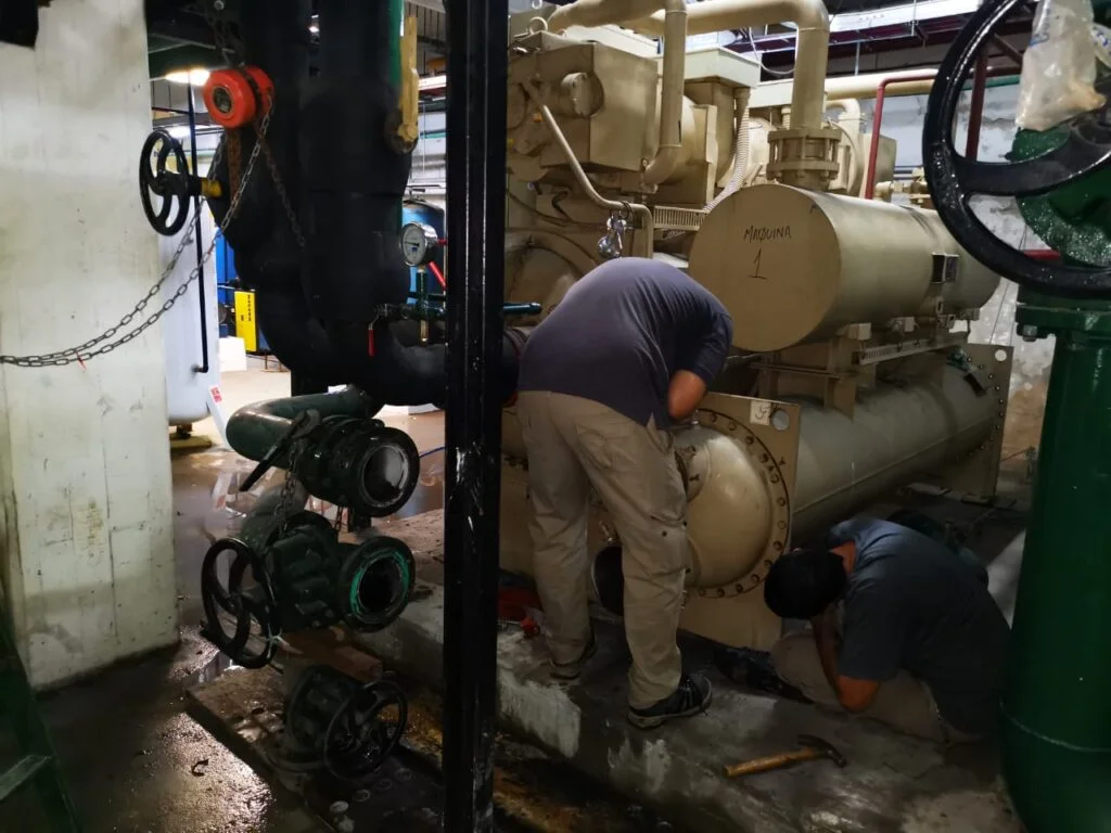 Reparacion intercambiador de calor McQuay CEMAR 2