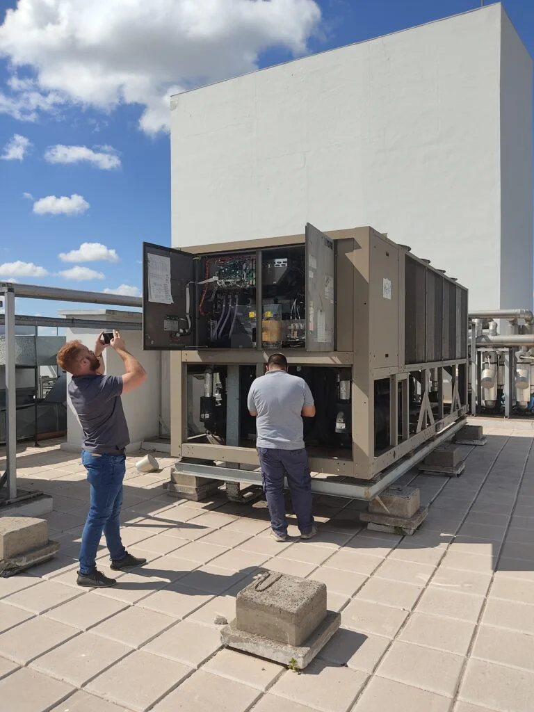 Reparación chiller reemplazo de plaqueta electrónica 3