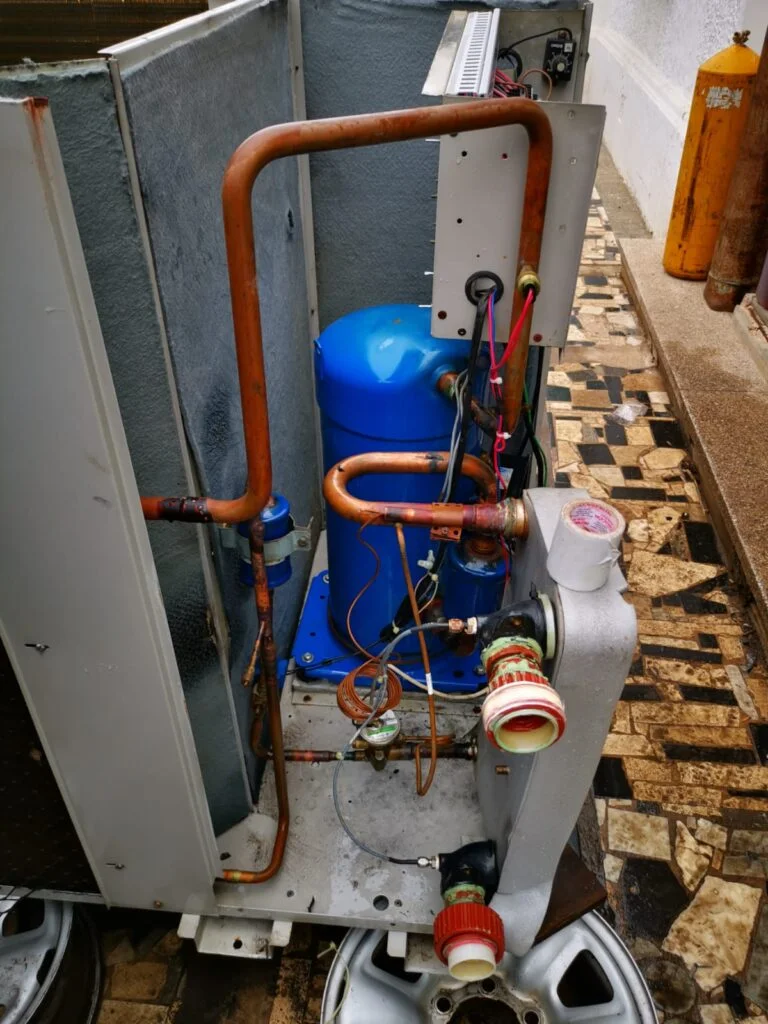 Reparación integral de chiller en cristaleria 2